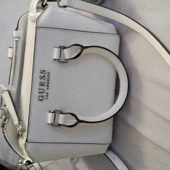 Guess purse - Picture 2 of 4